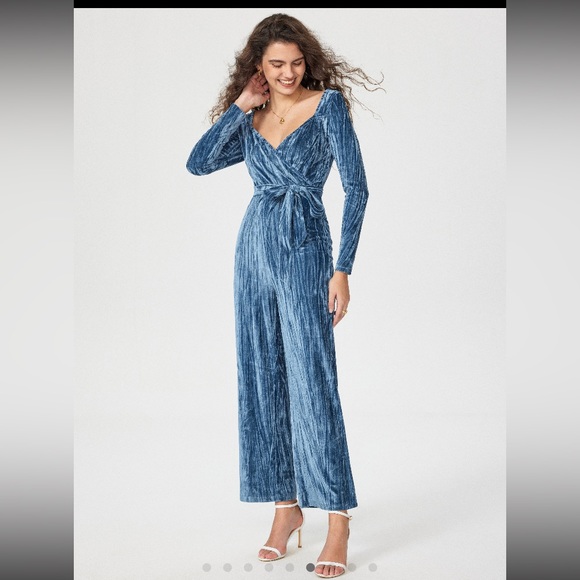 Velvet Jumpsuit - Picture 4 of 6